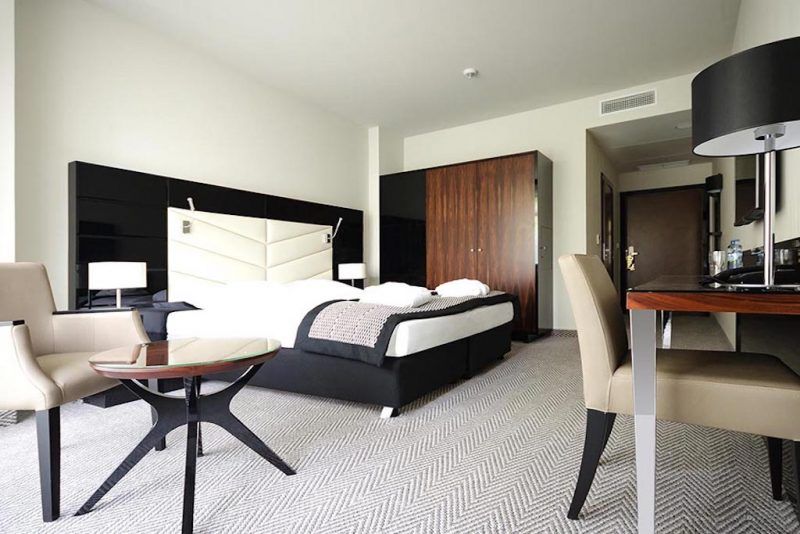 Room-Resort_Standard_01-MidRes